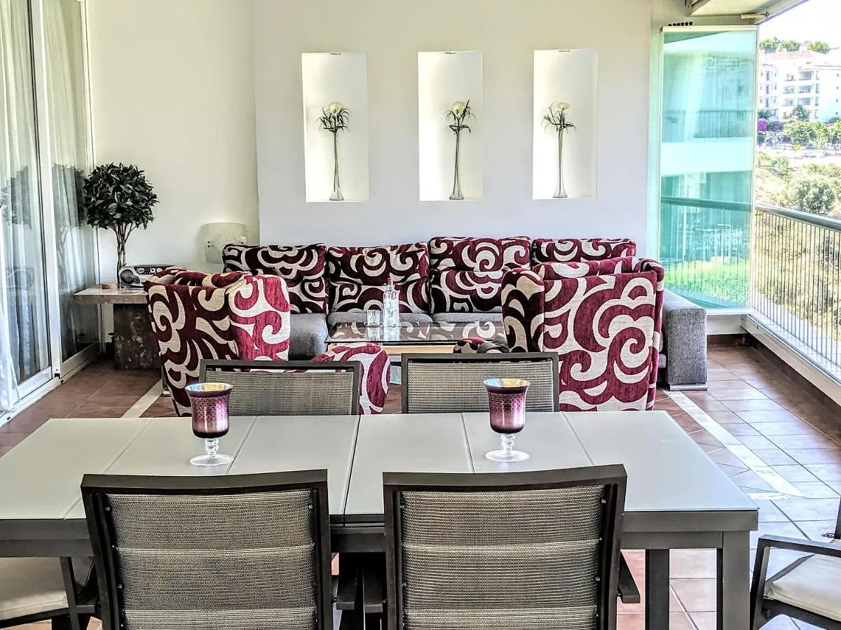 Las Olas Riviera Apartment Sitio de Calahonda Spain